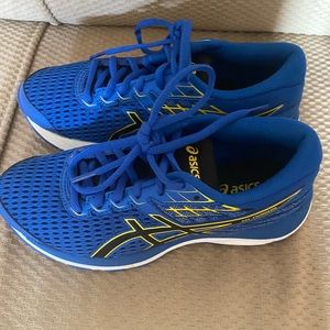 Beand new ASICS running shoes. Gel comfort